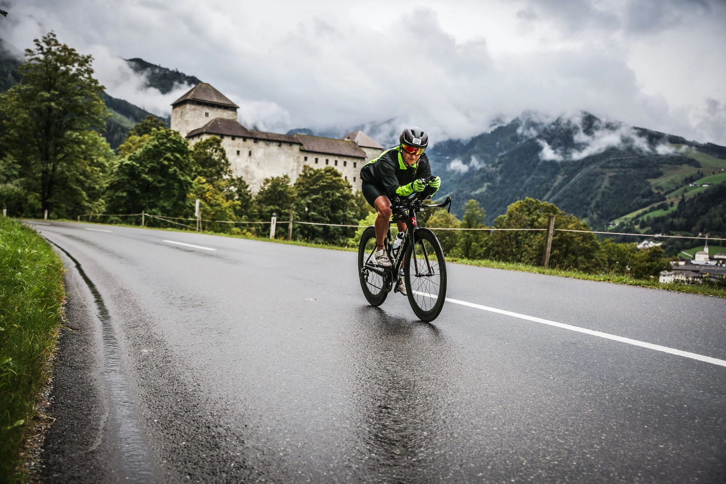 Sundy road cycling in the mountains